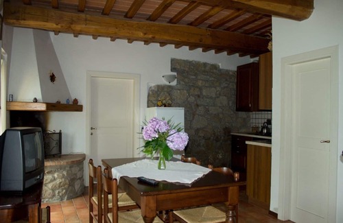Pian di Sco Apartment | Nice apartment for 5 guests with WIFI, pool and TV