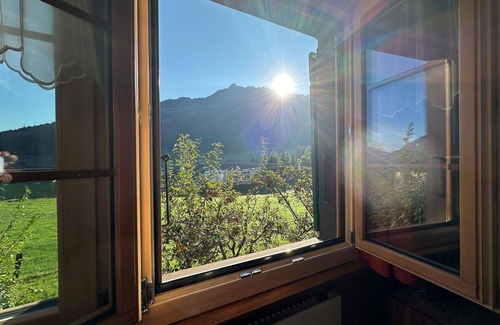 Frutigen Apartment | Nice apartment for 5 guests with TV and balcony