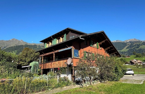 Frutigen Apartment | Nice apartment for 5 guests with TV and balcony
