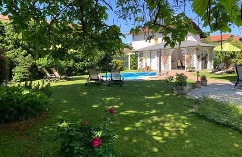 Lesce Apartment | Nice apartment for 5 people with A/C, pool, WIFI and TV