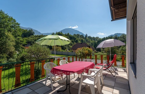 Gallizien Apartment | Nice apartment for 6 people with WIFI, TV, patio, pets allowed, panoramic view and parking