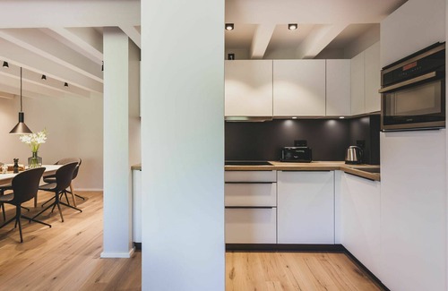Prora Apartment | Nice apartment for 6 guests with WIFI, pool, TV, balcony and pets allowed