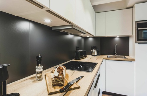 Prora Apartment | Nice apartment for 6 guests with WIFI, pool, TV, balcony and pets allowed