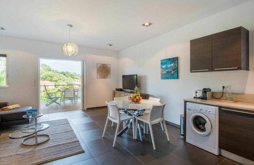 Sainte-Lucie-de-Porto-Vecchio Apartment | Nice apartment for 6 people with A/C, WIFI, TV, terrace and pets allowed