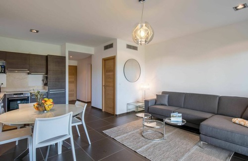 Sainte-Lucie-de-Porto-Vecchio Apartment | Nice apartment for 6 people with A/C, WIFI, TV, terrace and pets allowed