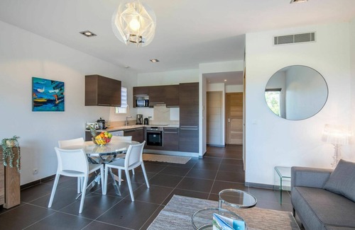 Sainte-Lucie-de-Porto-Vecchio Apartment | Nice apartment for 6 people with A/C, WIFI, TV, terrace and pets allowed