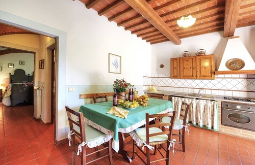 Peccioli Apartment | Nice apartment for 6 guests with A/C, WIFI, pool, TV, pets allowed and panoramic view