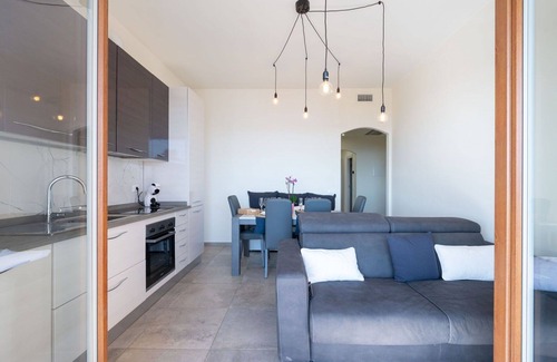 Varazze Apartment | Nice apartment for 6 guests with WIFI, hot tub, A/C, TV, terrace and pets allowed