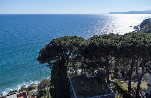 Varazze Apartment | Nice apartment for 6 guests with WIFI, hot tub, A/C, TV, terrace and pets allowed