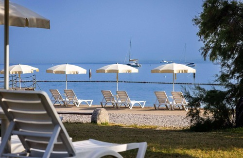 Strunjan Apartment | Nice apartment for 6 guests with WIFI, pool, A/C, TV, terrace, pets allowed and panoramic view