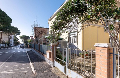 Follonica Apartment | Nice apartment for 6 people with WIFI, TV and patio