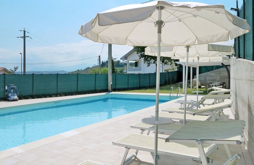 Collecorvino Apartment | Nice apartment for 6 people with private pool, WIFI, A/C, TV, patio, pets allowed and parking