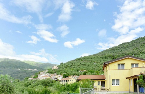 Pantasina Apartment | Nice apartment for 6 people with pool, TV, terrace, pets allowed and panoramic view
