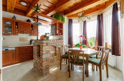 Fonyodliget Apartment | Nice apartment for 6 people with A/C, WIFI, TV, patio and parking