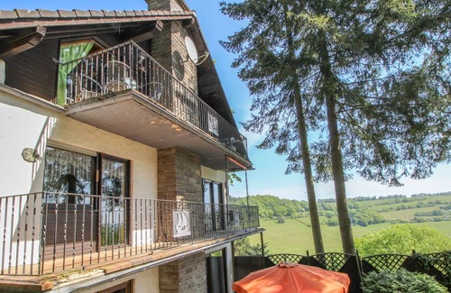 Immerath Apartment | Nice apartment for 7 guests with WIFI, TV, terrace, pets allowed and parking