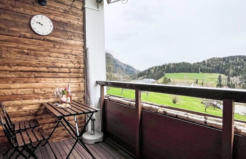 Sankt Urban Apartment | Nice apartment for 3 people with WIFI, pool, TV and balcony