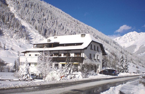 Kaunertal Apartment | Nice apartment for 4 guests with WIFI, TV, balcony and pets allowed