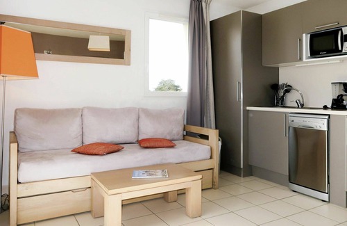 Frehel Apartment | Nice apartment for 4 people with pool, WIFI, TV, terrace, pets allowed and parking