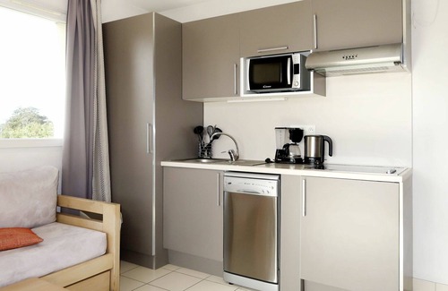 Frehel Apartment | Nice apartment for 4 people with pool, WIFI, TV, terrace, pets allowed and parking