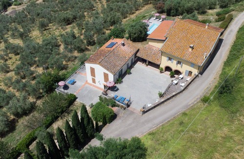 Montebonello Apartment | Nice apartment for 8 people with WIFI, pool, TV, pets allowed and panoramic view