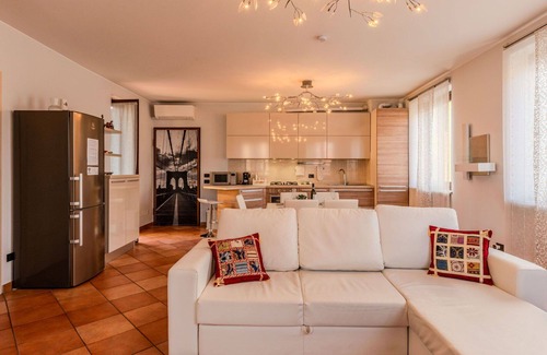 Rovellasca Apartment | Nice apartment for 4 people with A/C, WIFI, TV and balcony