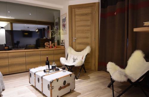 Meribel-Mottaret Apartment | Nice apartment. 3 Méribel Mottaret bedrooms. Ski-in ski-out