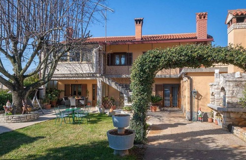 Kastelir-Labinci Apartment | Nice apartment in Kastelir-Labinci