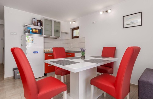 Baric Draga Apartment | Nice apartment in Baric Draga with WiFi