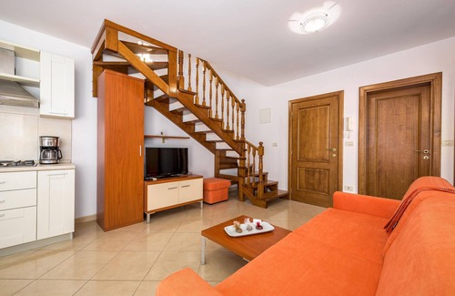 Basanija Apartment | Nice apartment in Basanija with WiFi