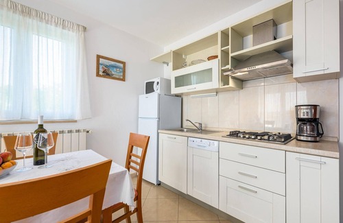 Basanija Apartment | Nice apartment in Basanija with WiFi