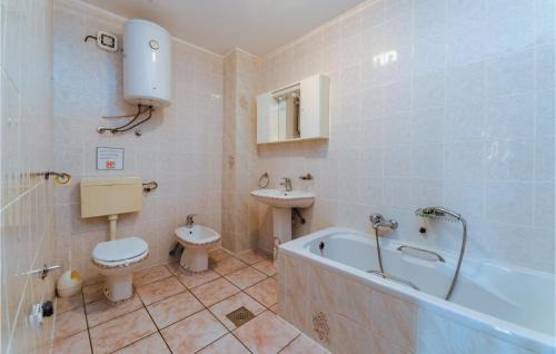 Bosana Apartment | Nice Apartment In Bosana With Wifi