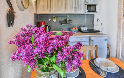 Dabki Apartment | Nice Apartment In Bobolin With Wifi