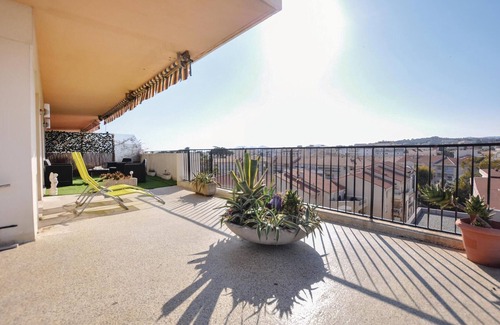 Prado - Republique Apartment | Nice apartment in Cannes with WiFi
