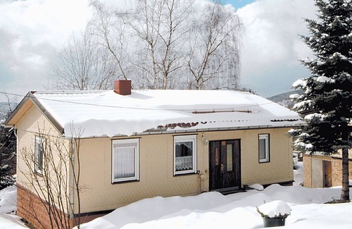 Steinbach-Hallenberg House | Nice apartment in villa for 4 people with WIFI, TV and patio