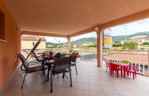Kastel Novi Apartment | Nice apartment in Kastel Novi with WiFi
