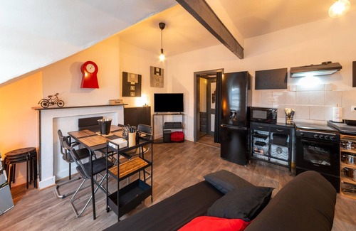 Liege Apartment | Nice apartment in Liège with parking