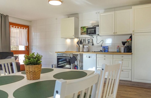 Loxstedt Apartment | Nice apartment in Loxstedt with kitchen