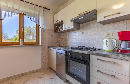 Medulin Apartment | Nice apartment in Medulin with WiFi