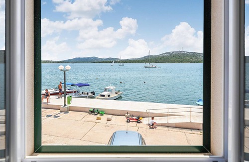 Pirovac Apartment | Nice apartment in Pirovac