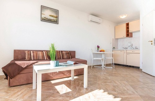 Gradac Apartment | Nice apartment in Podaca with WiFi