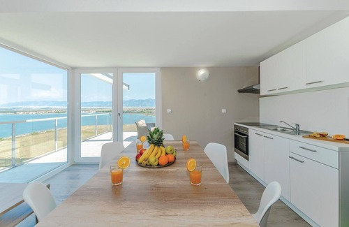 Povljana Apartment | Nice apartment in Povljana with WiFi