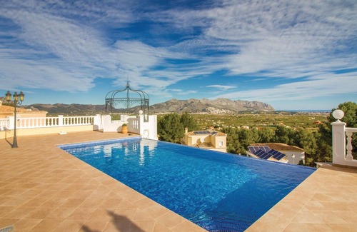 Orba Apartment | Nice apartment in Trullent