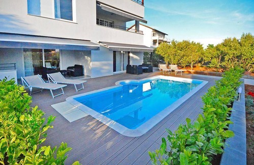 Turanj Apartment | Nice apartment in Turanj with WiFi