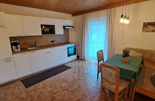 Oberwang Villa | Nice apartment in villa for 5 guests with WIFI, TV and balcony