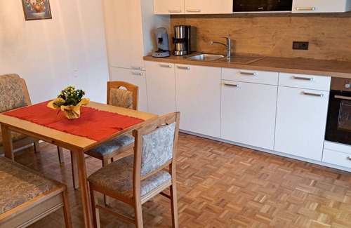 Oberwang Villa | Nice apartment in villa for 5 guests with WIFI, TV and balcony
