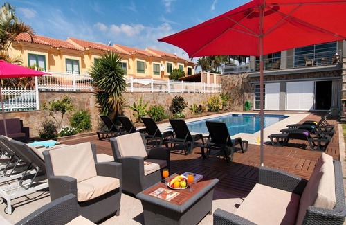 Sonnenland House | Nice apartment in villa for 8 guests with WIFI, private pool, TV and patio