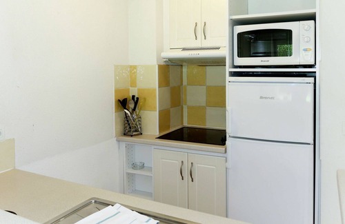 Montauroux House | Nice apartment in villa for 8 guests with WIFI, pool, A/C, TV, terrace, pets allowed and parking