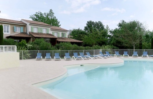 Montauroux House | Nice apartment in villa for 8 guests with WIFI, pool, A/C, TV, terrace, pets allowed and parking