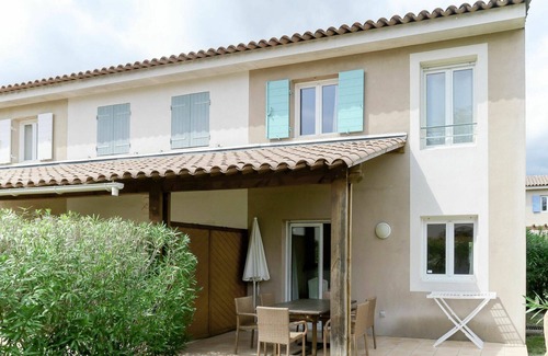 Montauroux House | Nice apartment in villa for 8 guests with WIFI, pool, A/C, TV, terrace, pets allowed and parking