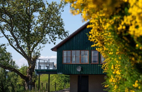 Drumnadrochit House | Nice apartment in villa for 6 people with WIFI, TV, patio and panoramic view